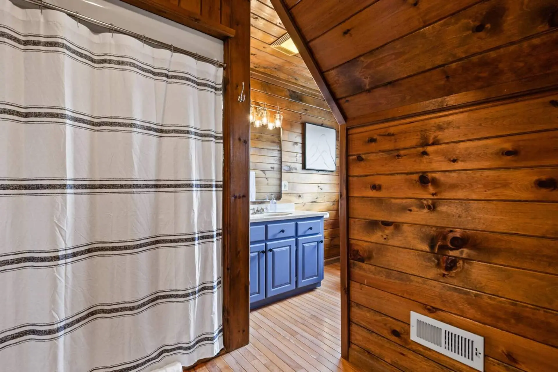 Ensuite full bathroom located in loft for comfort and privacy!